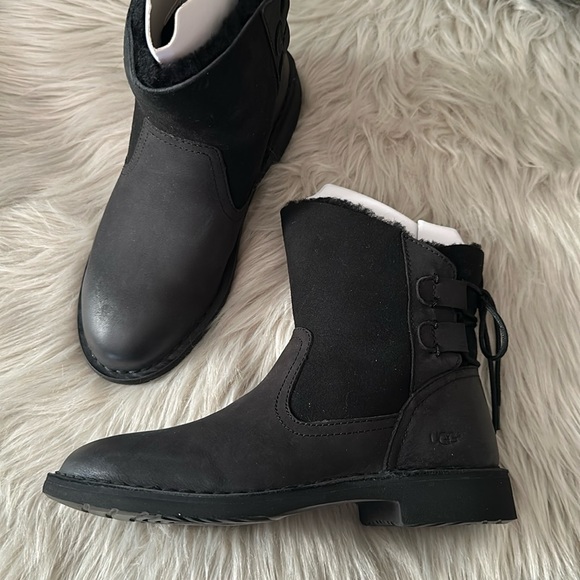 UGG NAIYAH BLACK Water 💦 Resistant - Picture 5 of 11
